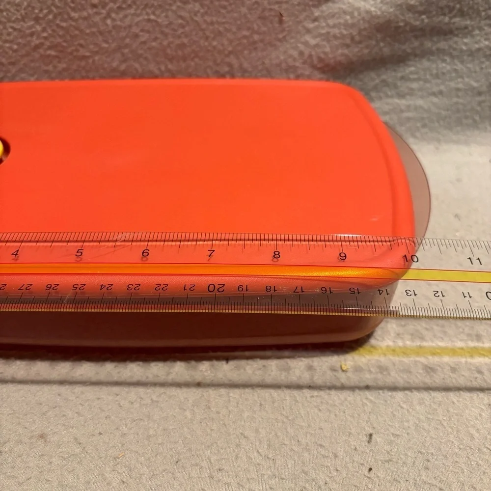 tupperware vent n serve divided dish rectangle food prep orange made in USA